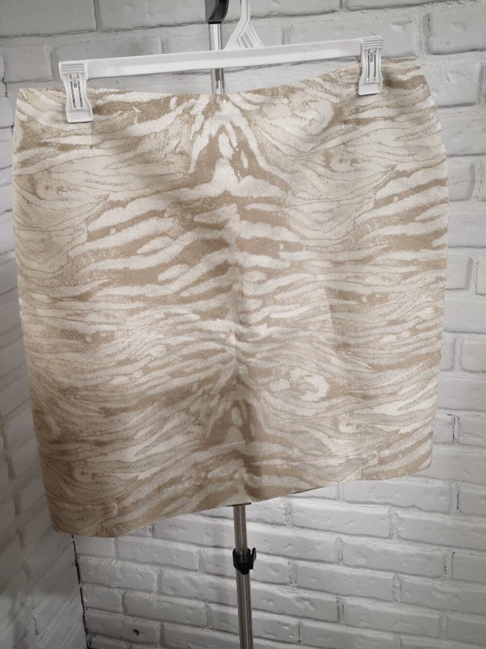 Lafayette 148 Ladies Size 14 Ivory & Nude Zebra Print Lined Pencil Skirt